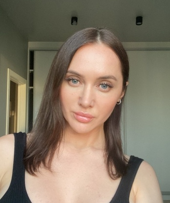 🥰 В Москве я считаю свой дом, и готова пригласить тебя в свою уютную гнездышко. Я предлагаю широкий спектр услуг, на которые ты всегда сможешь рассчитывать. 💋 Будь это нежный эротический массаж, эскорт на мероприятия или страстный вечер вдвоем, я гарантирую тебе максимальное удовлетворение. 😘 Мои довольные клиенты говорят обо мне только лестные слова, и наши фото-сессии послужат подтверждением этого. 📸 Так что, если тебе нужна незабываемая встреча, не стесняйся писать или звонить мне. Только в Москве, только сегодня! 🌹😉 Дарья